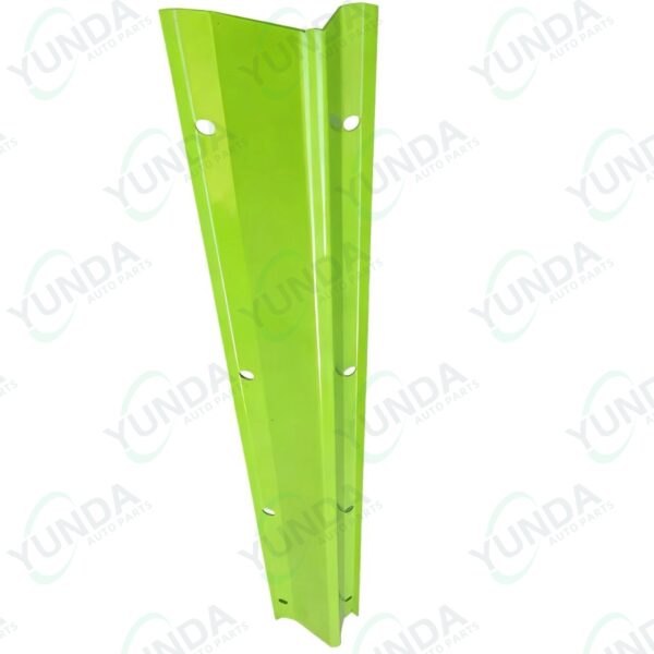 The 608548.1 combine striker shield fits the Claas Dominator - Image 4