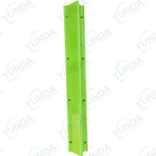 The 608548.1 combine striker shield fits the Claas Dominator - Image 3